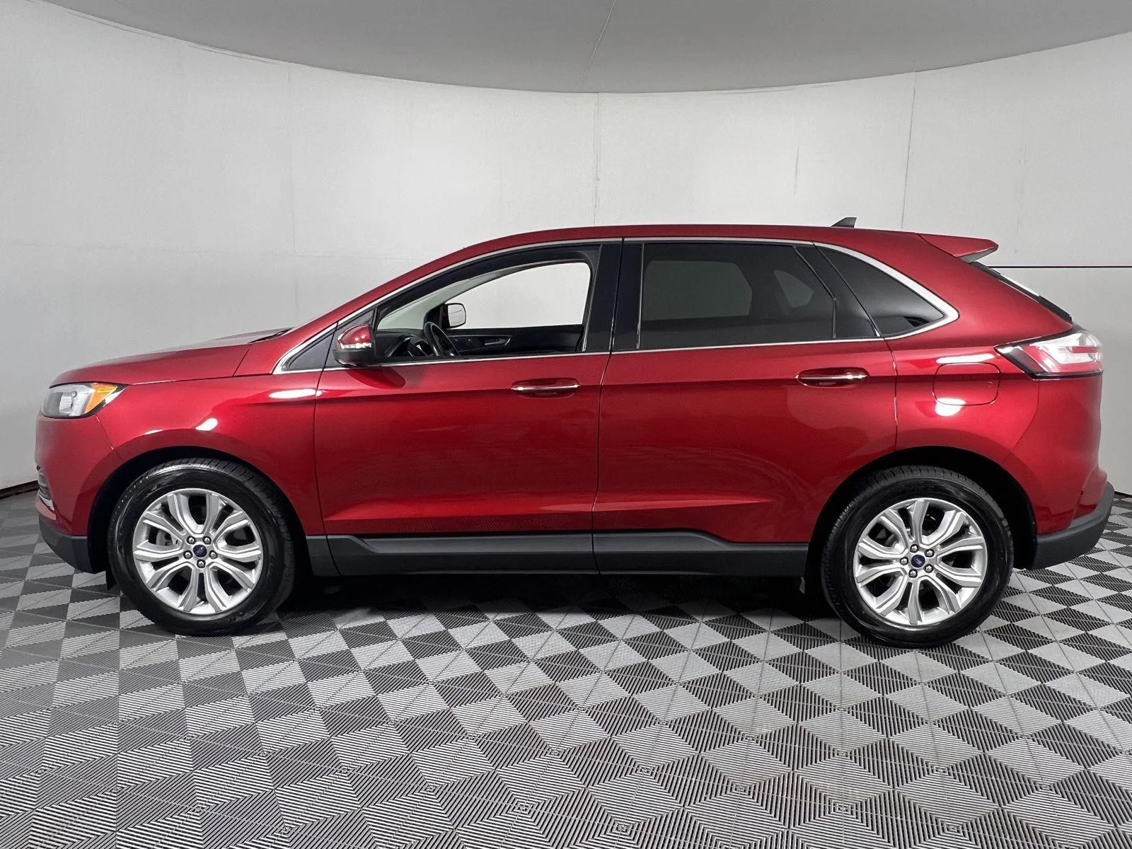 Used 2020 Rapid Red Metallic Tinted Clearcoat Ford Titanium image 8