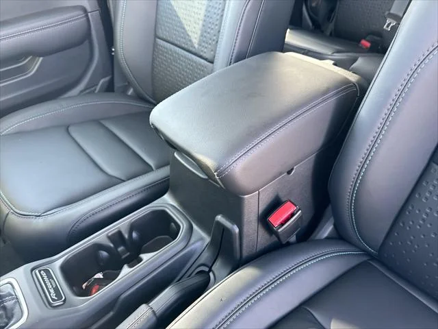 New 2026 Black Clear-Coat Exterior Paint Jeep  image 20