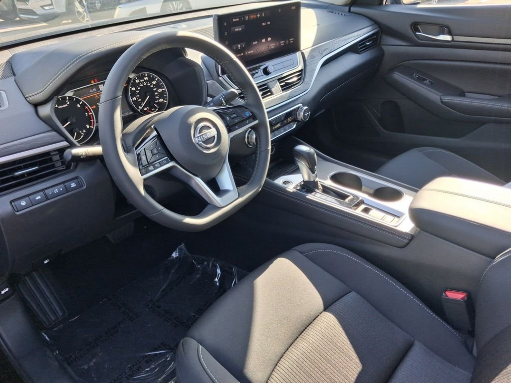 2025 Nissan Altima SV - Photo 16