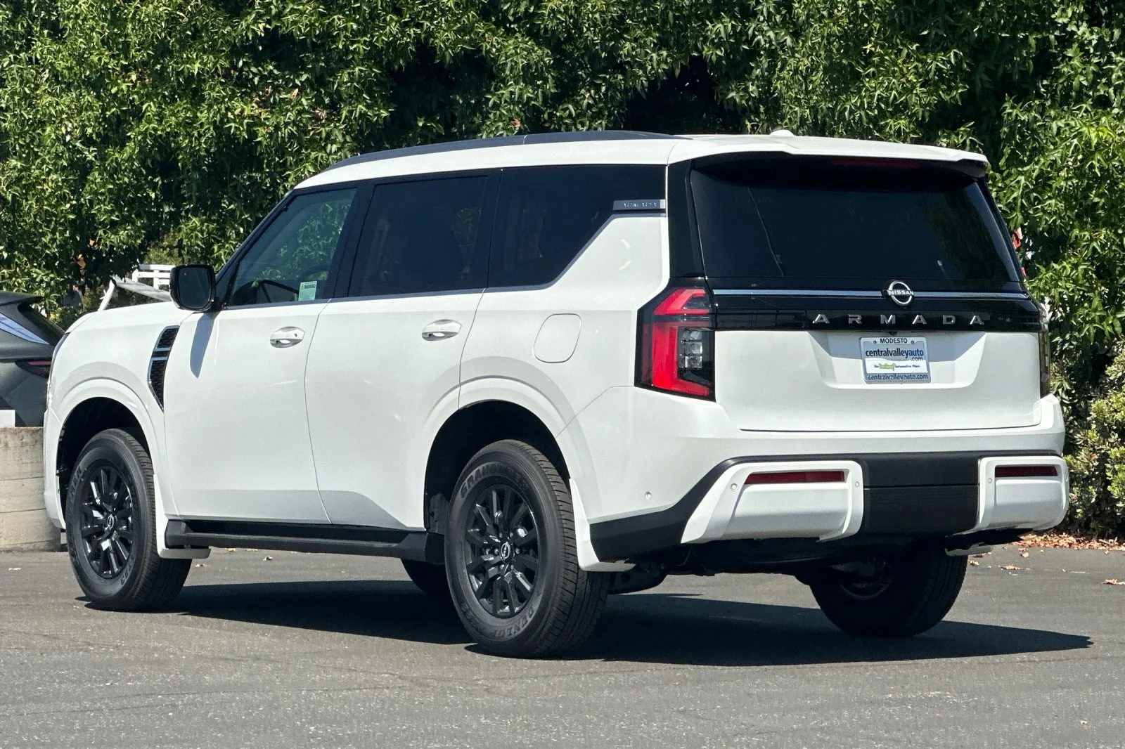 2026 Nissan Armada SV - Photo 6