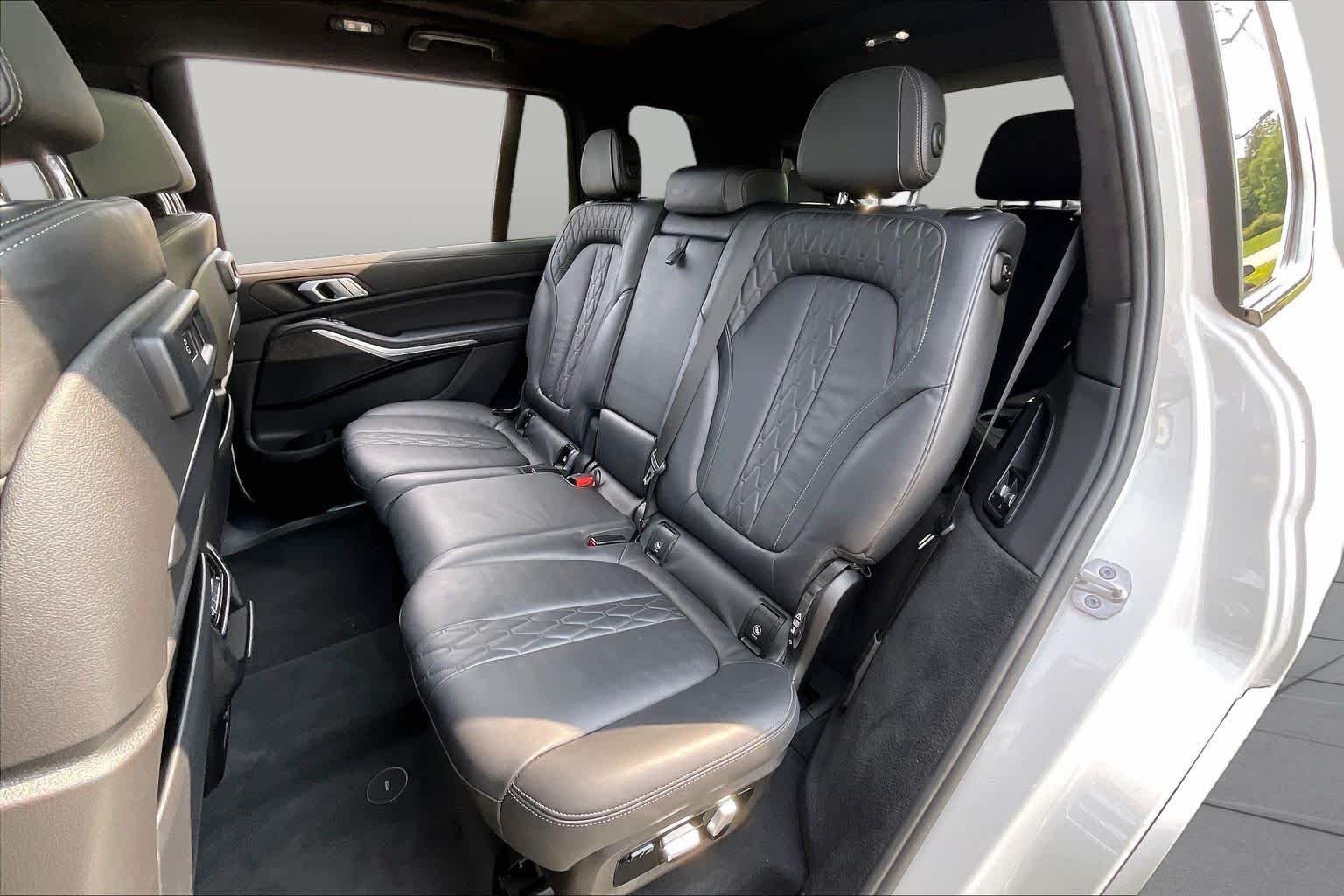 Used 2022 Mineral White Metallic BMW xDrive40i image 20