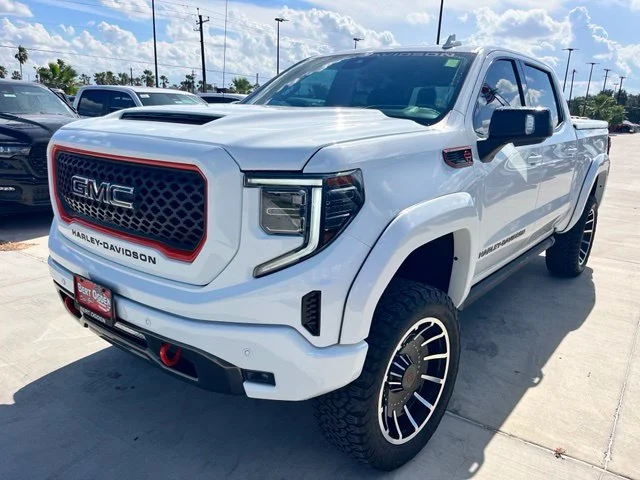 Used 2026 White GMC AT4 image 3