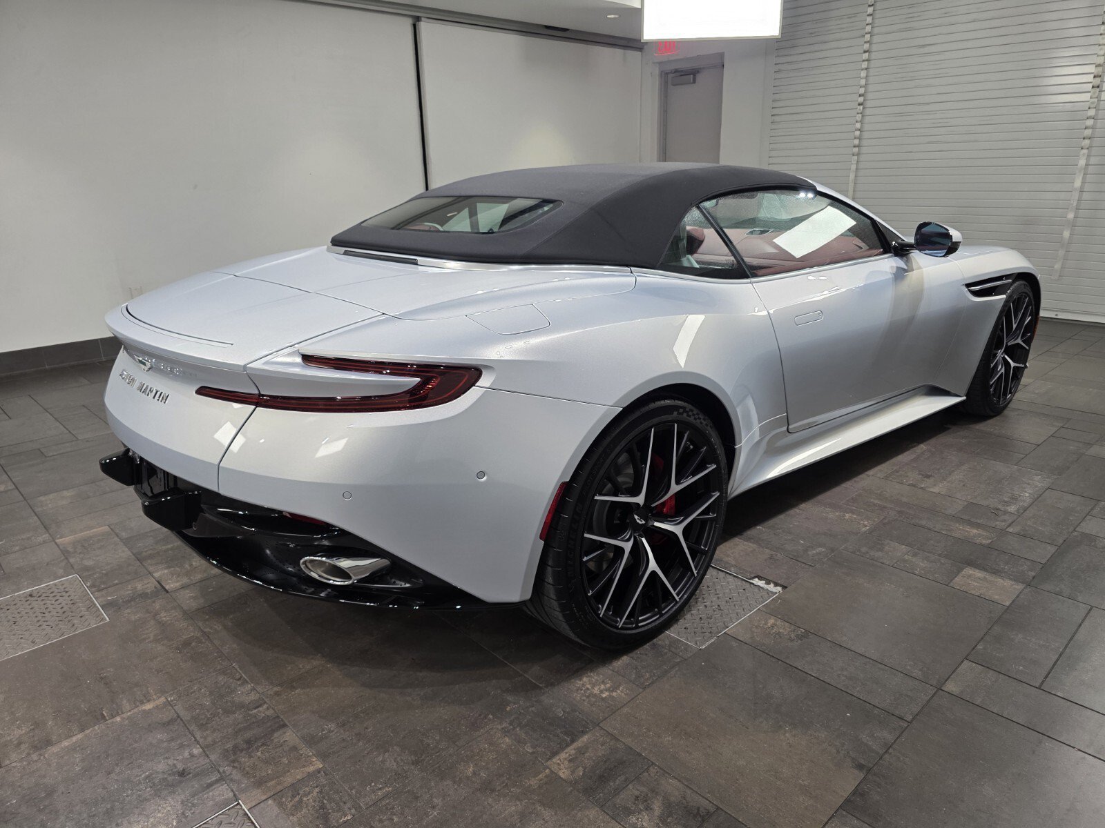 2026 Aston Martin DB12 Base - Photo 26