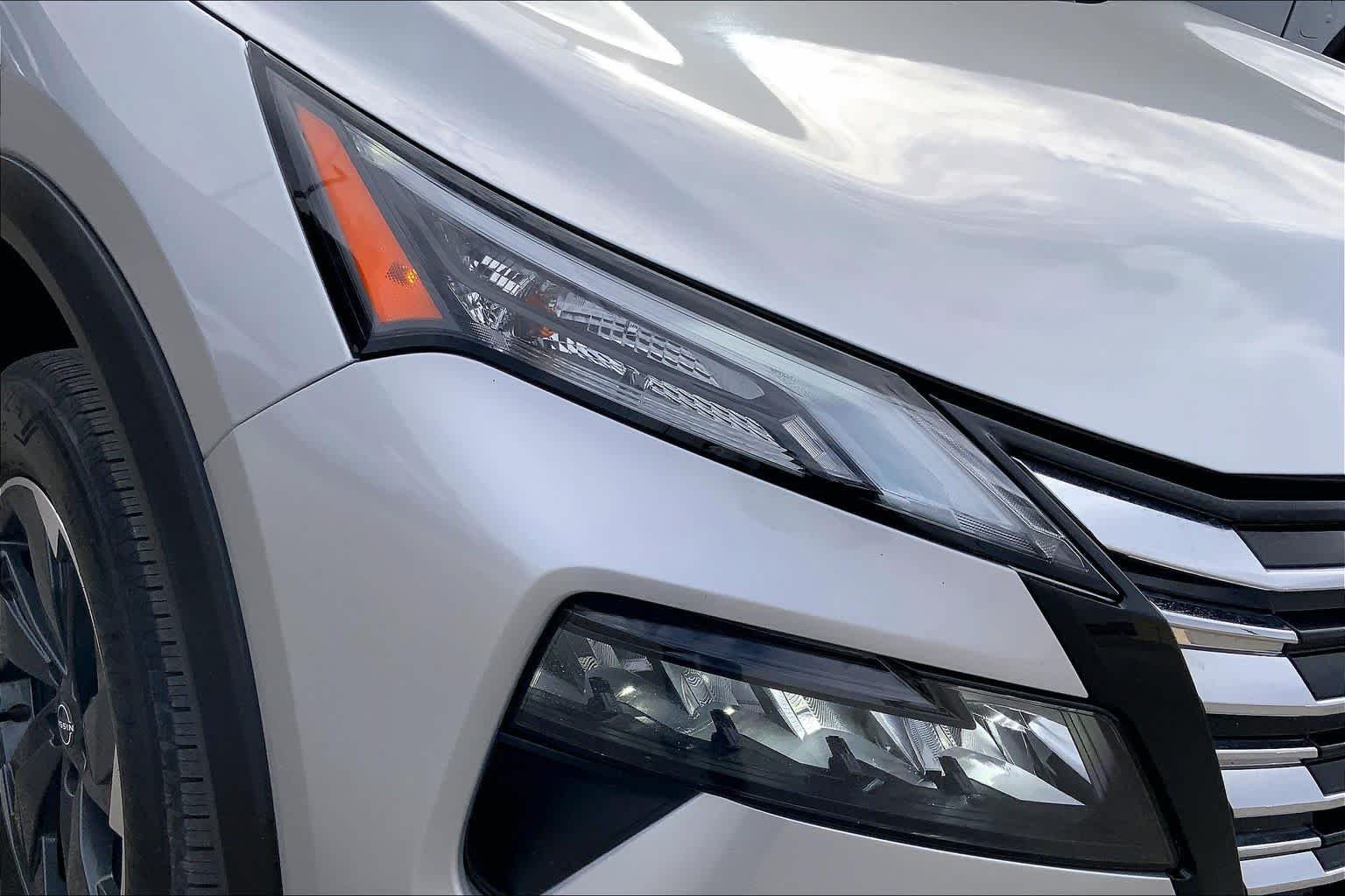 Used 2025 Brilliant Silver Metallic Nissan SV image 50