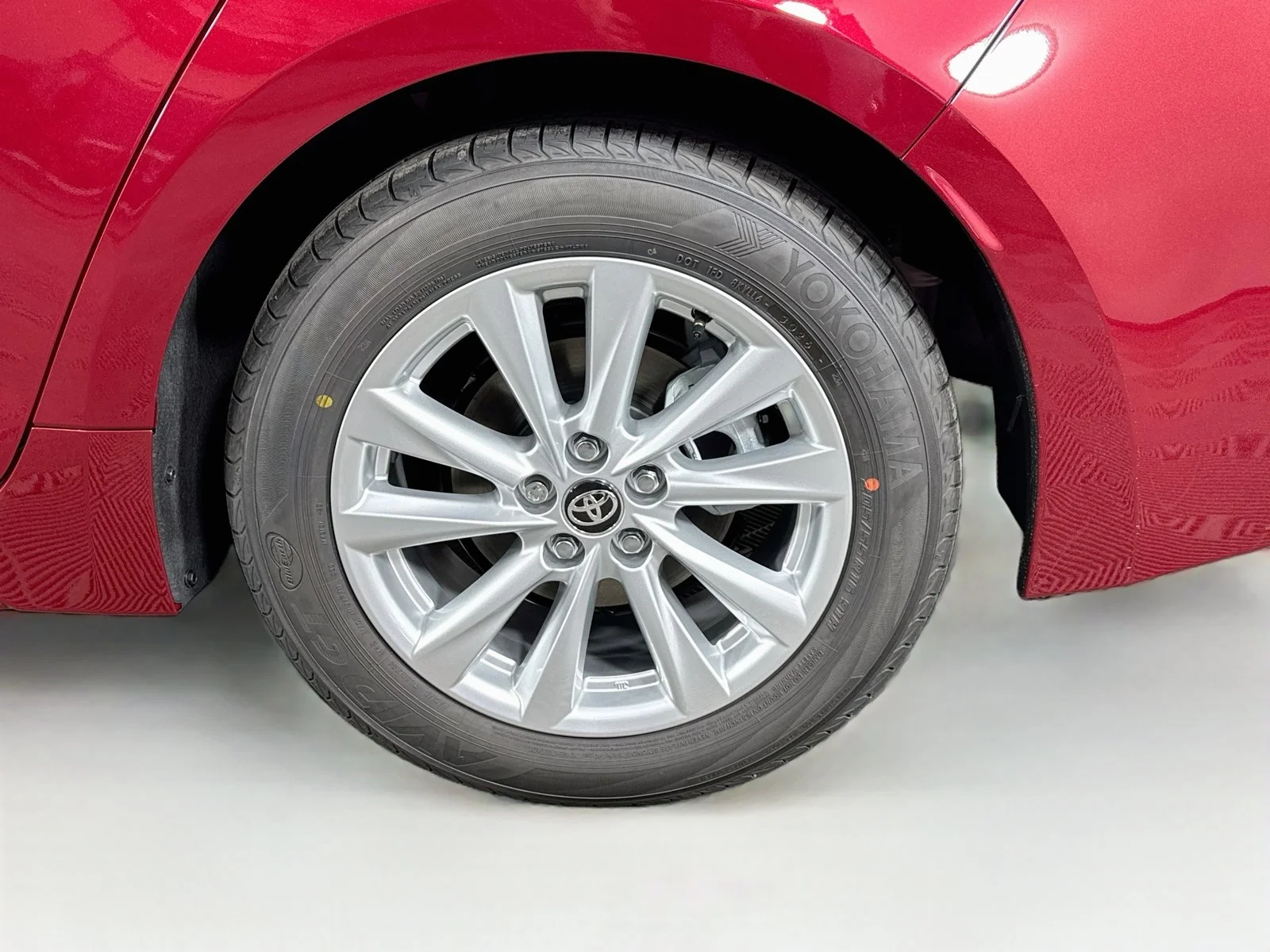 New 2026 Ruby Flare Pearl <sup>1</sup> Toyota  XLE image 19