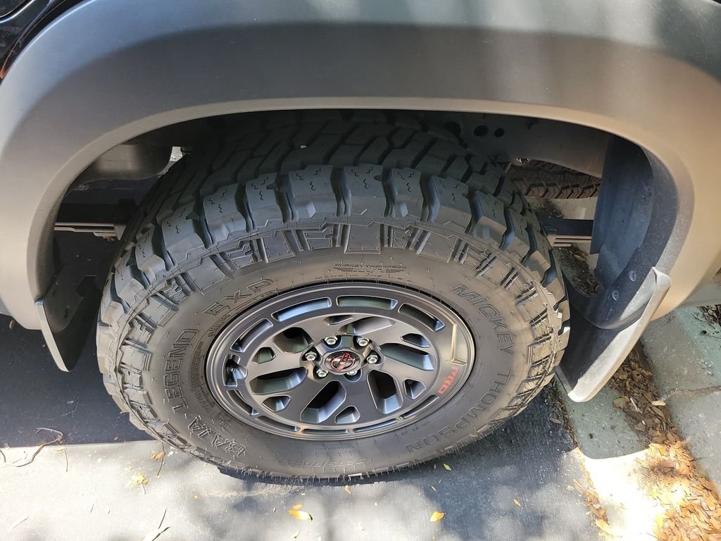 Used 2025 Super Black Nissan PRO-X image 8