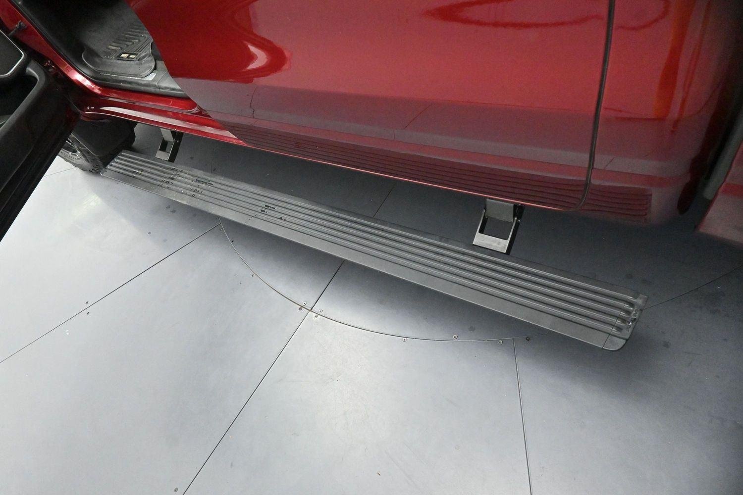 Used 2021 Delmonico Red Pearlcoat Ram Laramie image 9
