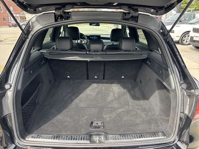 Used 2021  Mercedes-Benz GLC 300 image 21