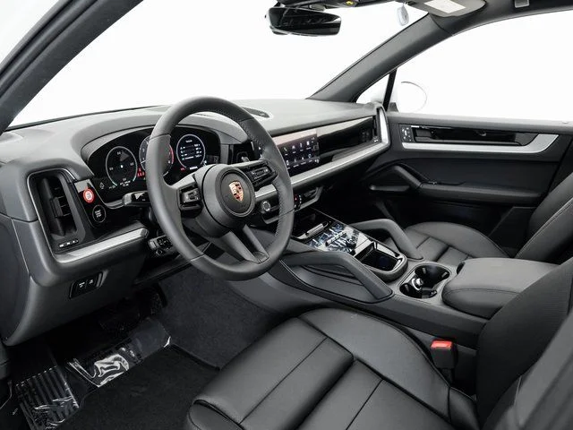 Certified Used 2025  Porsche  image 4