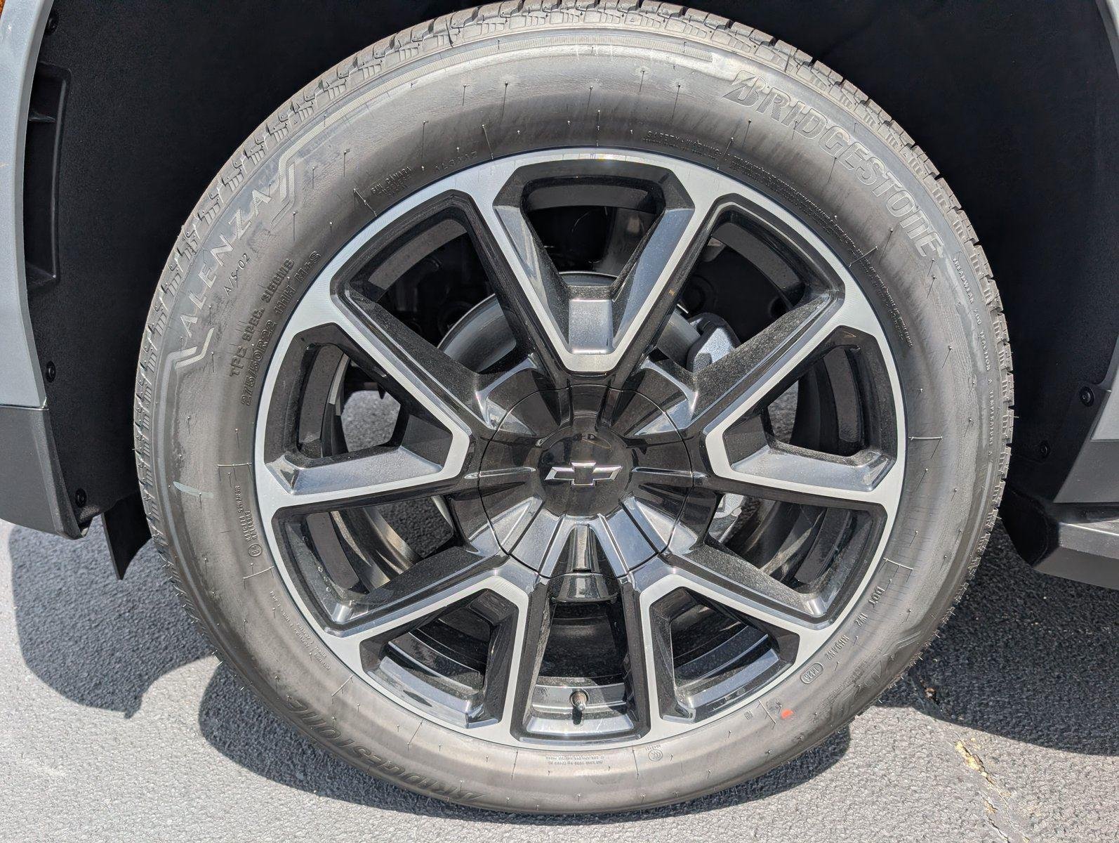 2026 Chevrolet Suburban RST - Photo 12