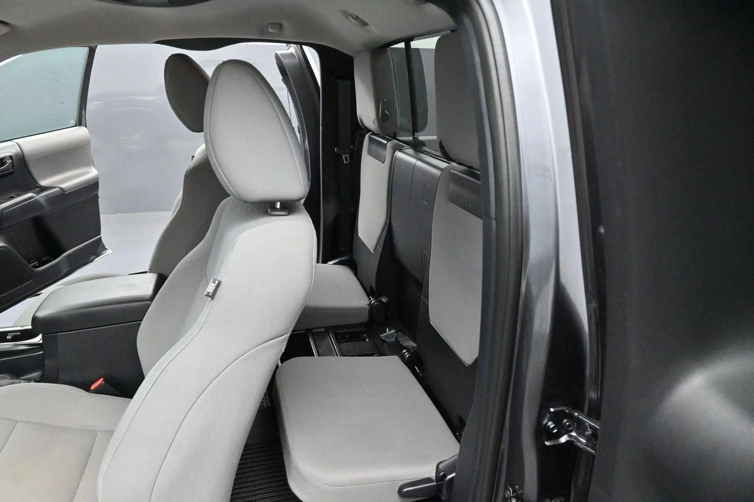 Used 2019 Magnetic Gray Metallic Toyota SR5 image 28