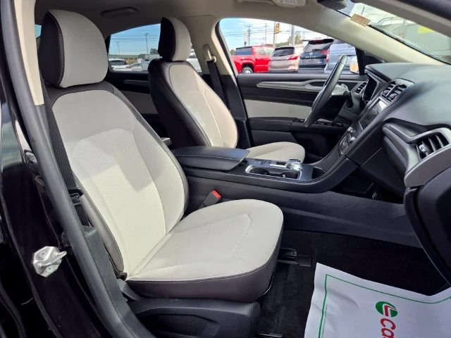 Used 2020 Black Ford SE image 20