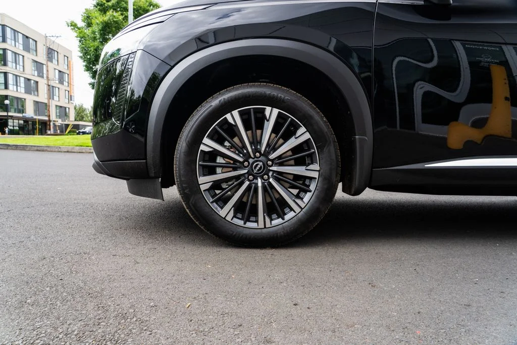 New 2026 Super Black Nissan Platinum image 7