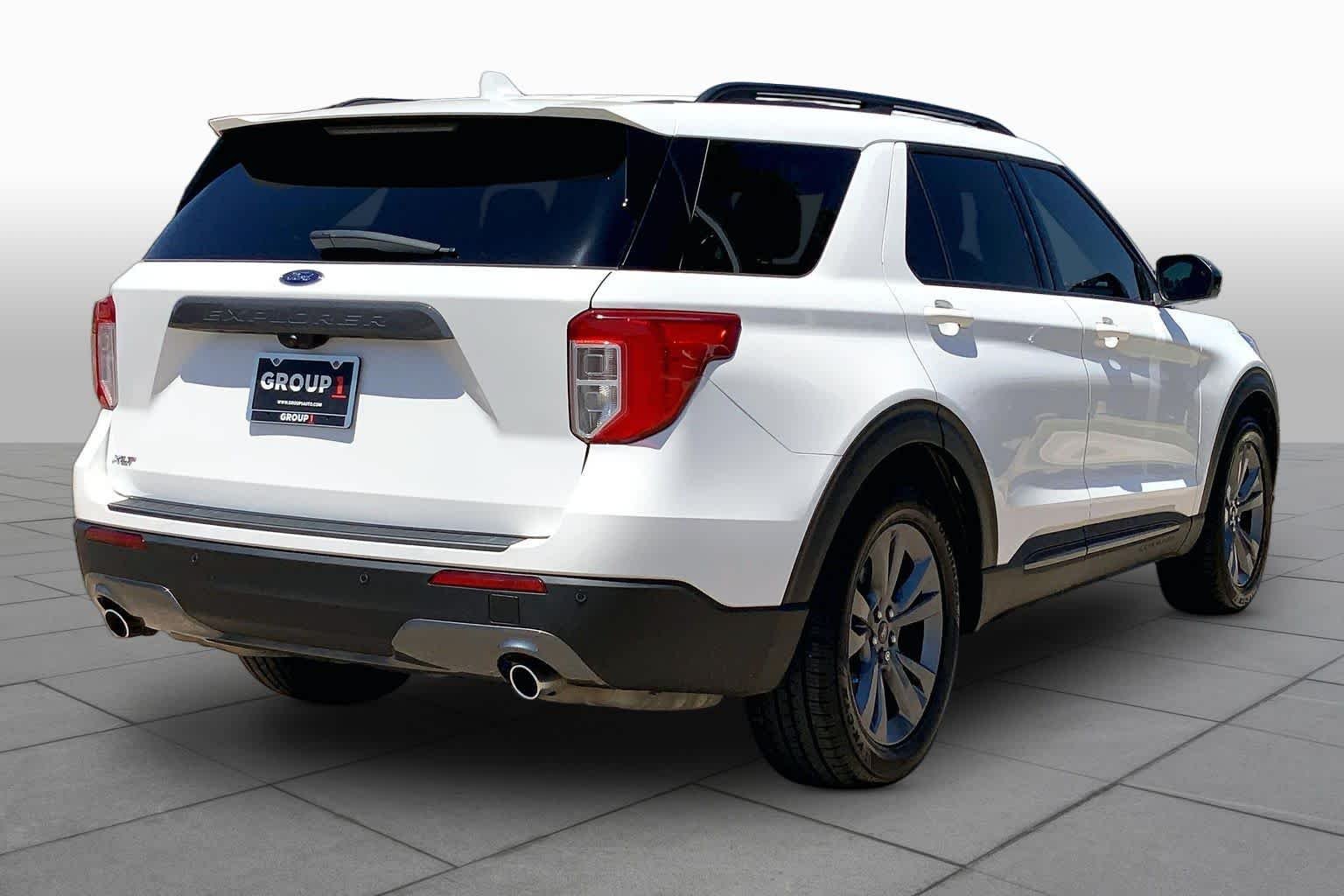 Used 2022 Star White Metallic Tri-Coat Ford XLT image 12