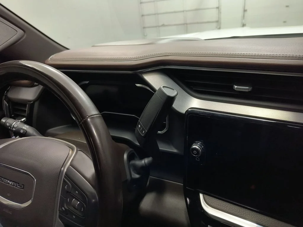 Used 2024 Summit White GMC Denali image 27
