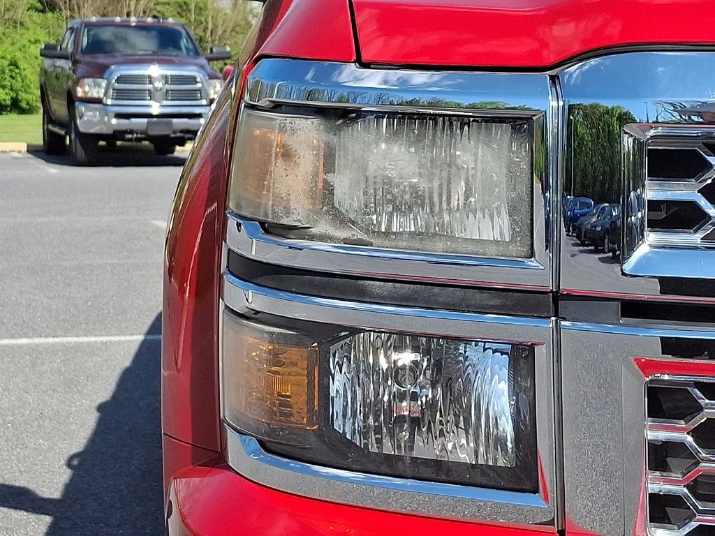 Used 2014 Red Chevrolet LT image 8