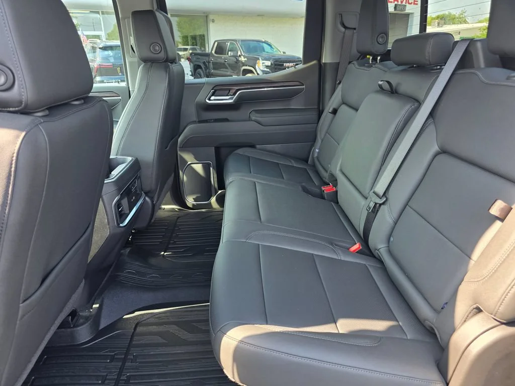 2026 GMC Sierra 1500 SLT - Photo 24