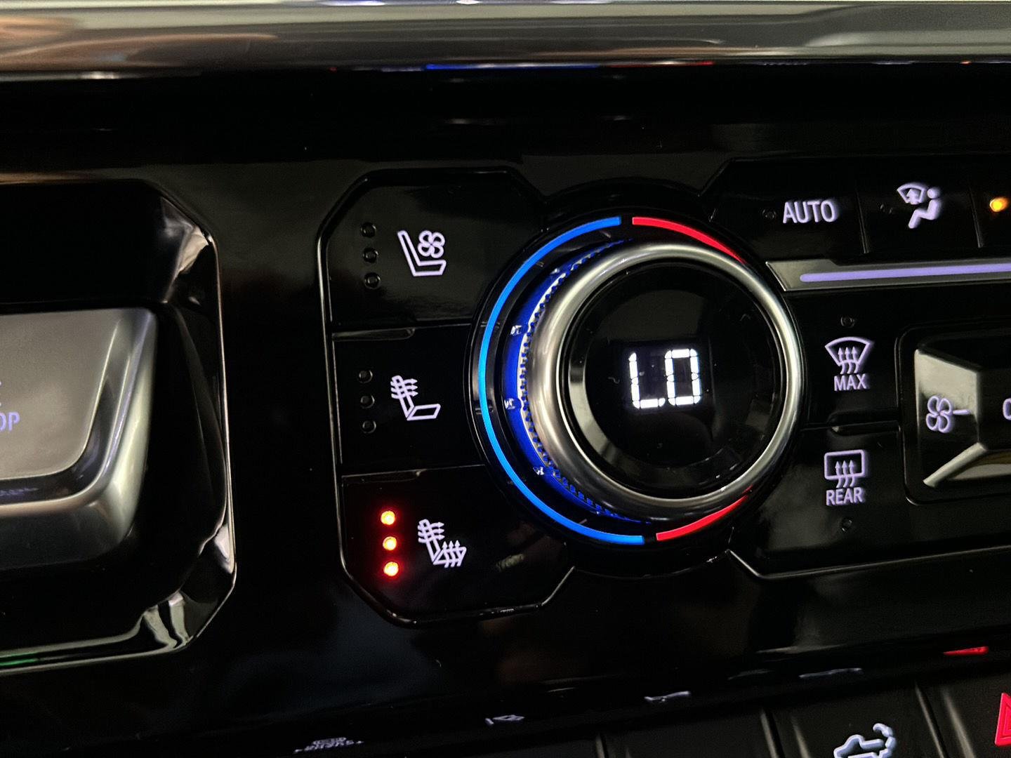 Used 2024 Downpour Metallic GMC Denali image 30