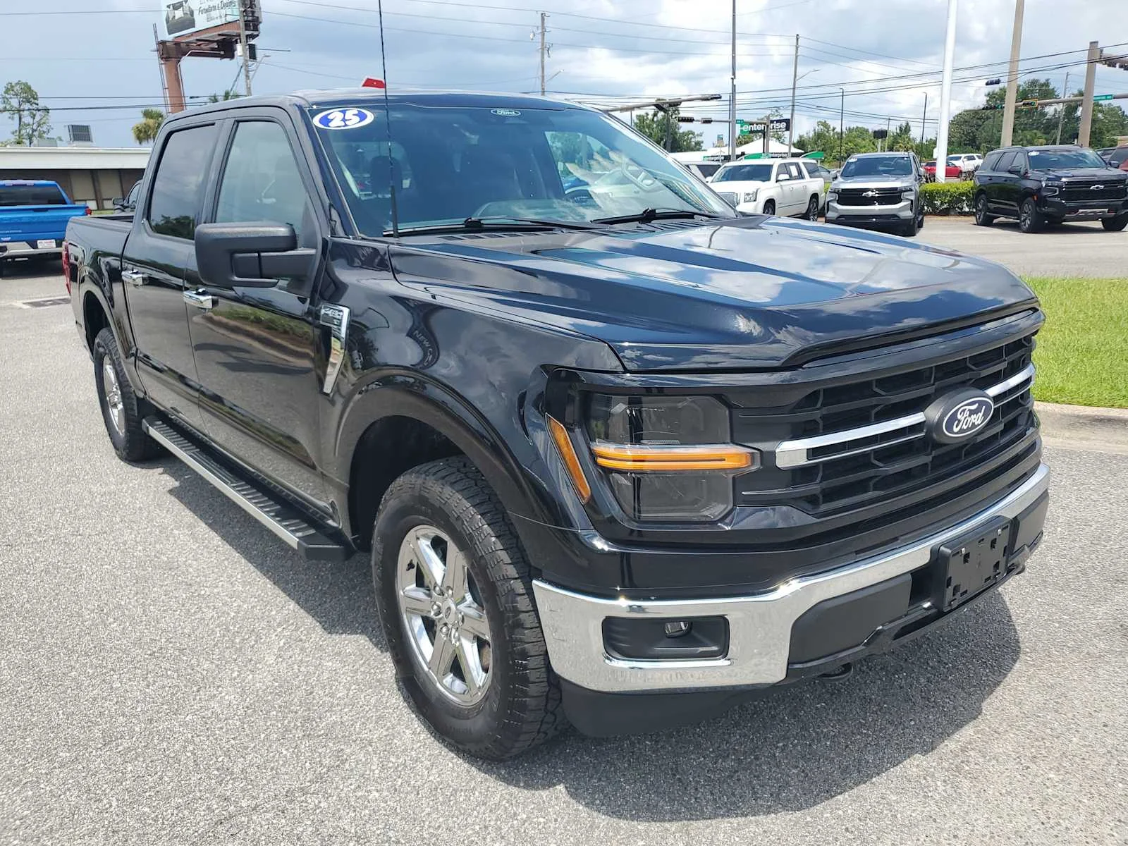 2025 Ford F-150 XLT - Photo 8
