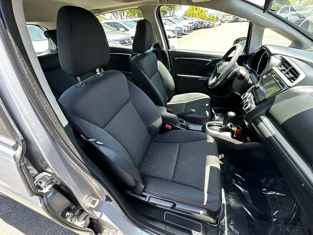 Used 2018 Silver Honda EX image 14