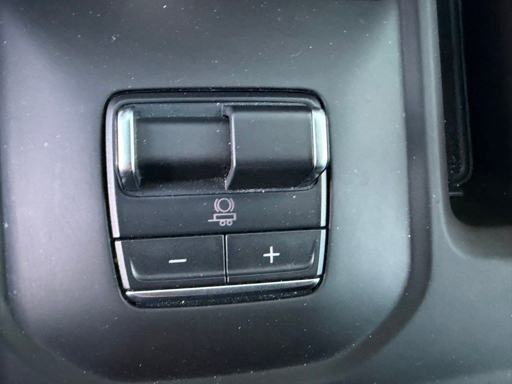 Used 2025 Sterling Metallic GMC Denali image 22