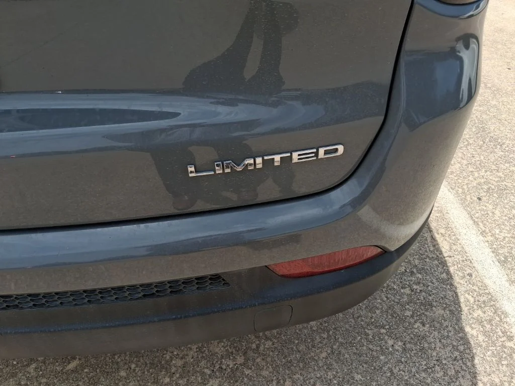 Used 2019 Gray Jeep Limited image 11