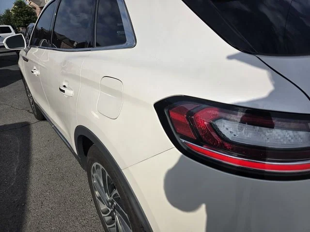 Used 2019 White Lincoln Reserve image 9