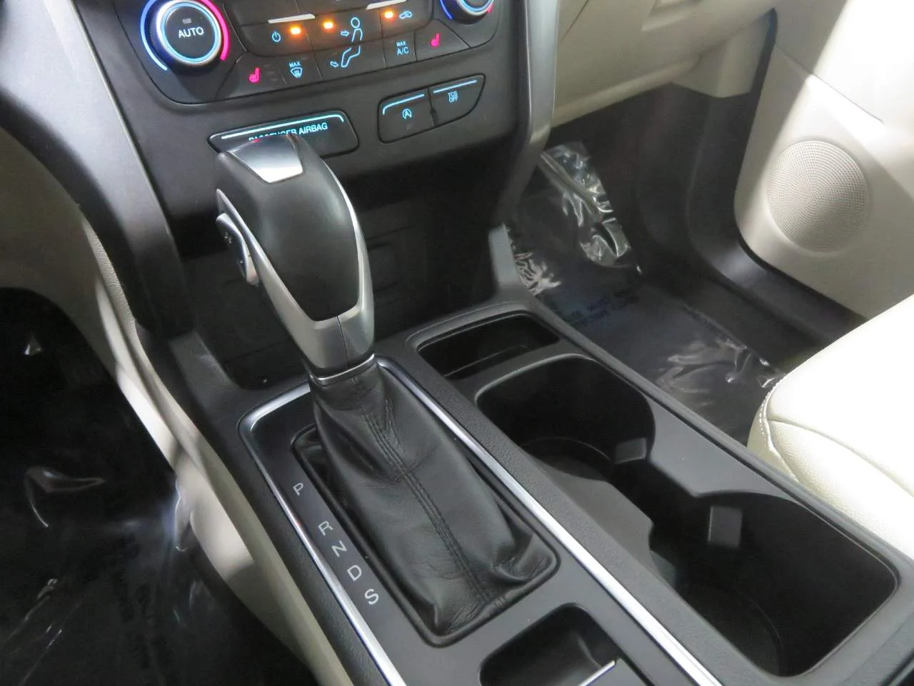 2019 Ford Escape SEL - Photo 16