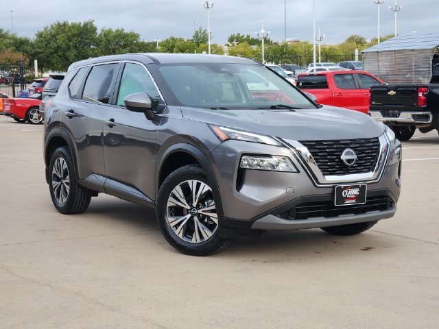Used 2023 Gray Nissan SV image 2