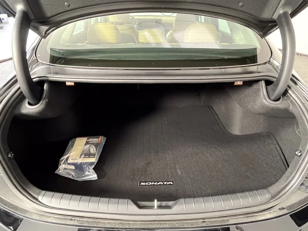 Used 2026 Abyss Black Hyundai Limited image 18