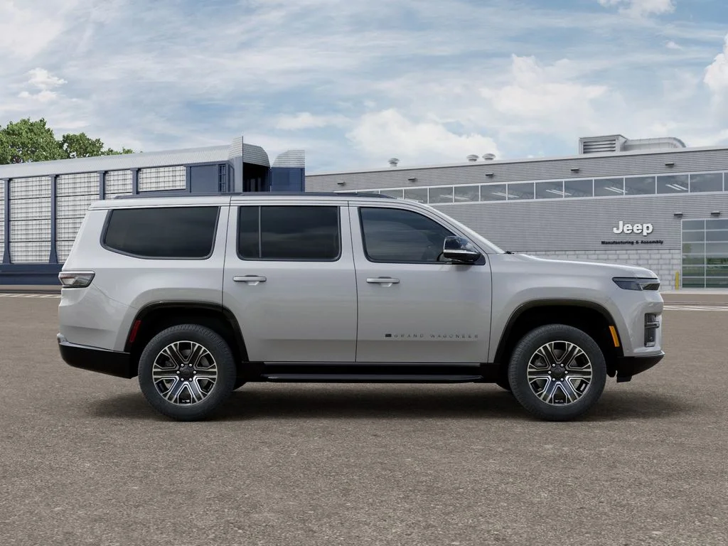 New 2026 Silver-Zynith Exterior Paint Jeep  image 22