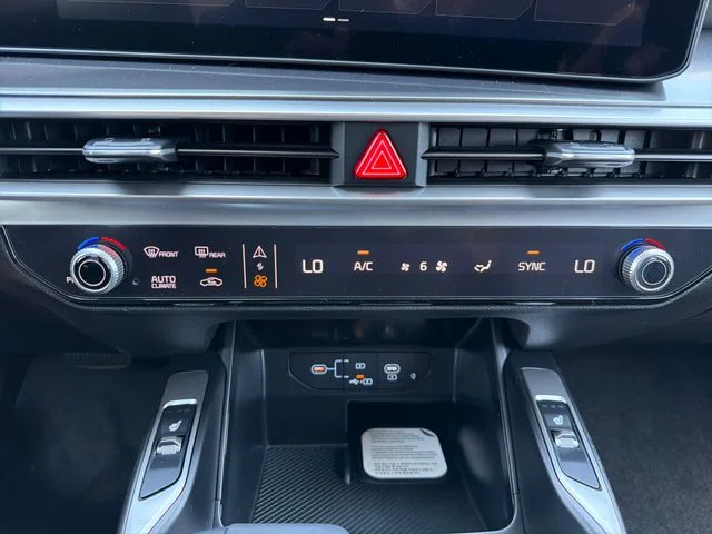New 2026 Ivory Silver Kia S image 14