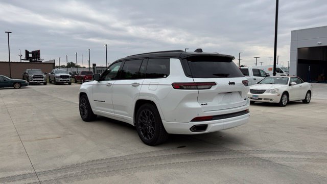 Used 2025 White Jeep Summit image 5
