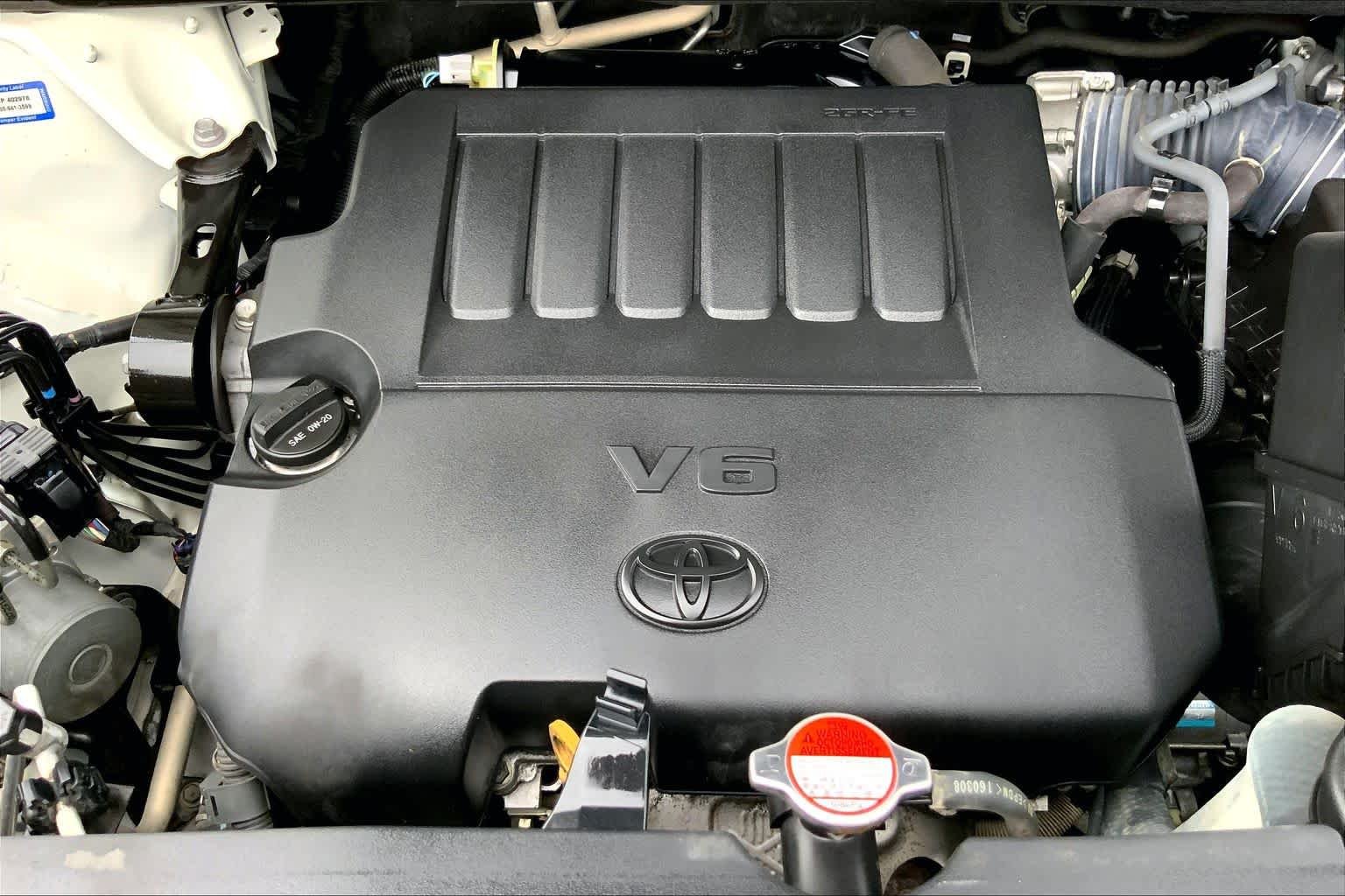 Used 2016 Blizzard Pearl Toyota XLE image 32