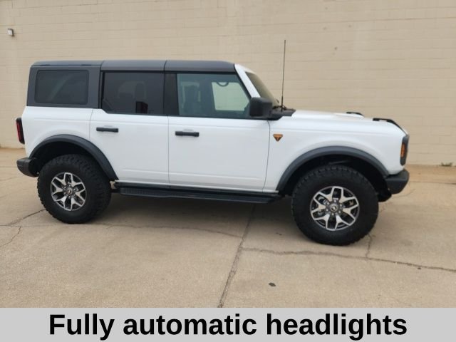 Used 2024 White Ford Badlands image 6
