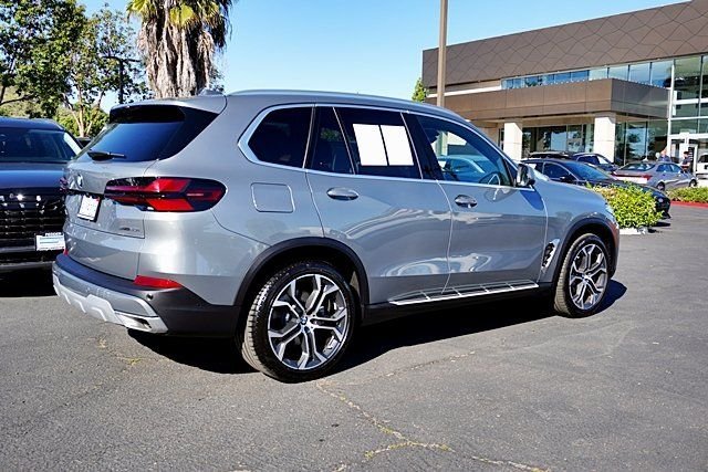 Used 2026 Gray BMW sDrive40i image 8