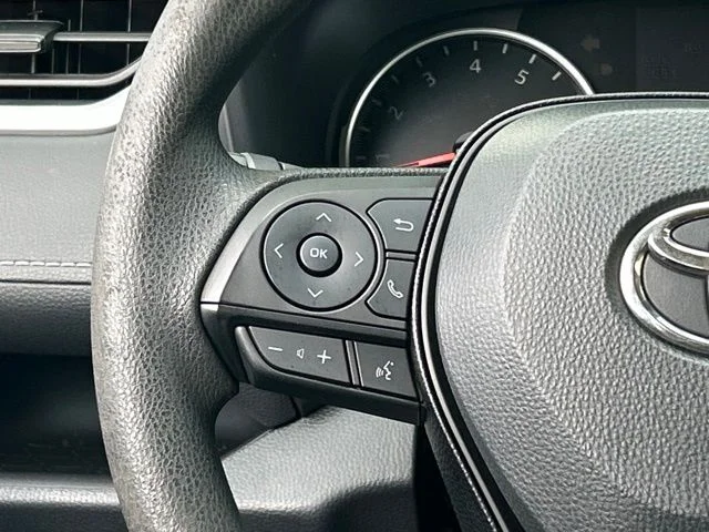 Used 2020  Toyota XLE image 51