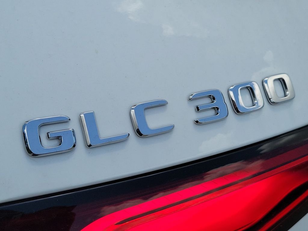 New 2026 White Mercedes-Benz GLC 300 image 7