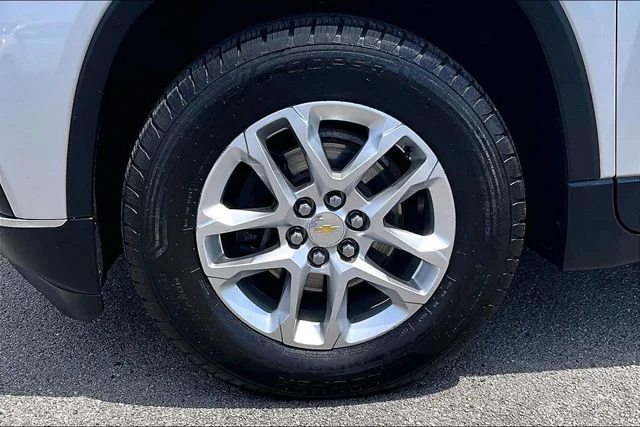 Used 2020 Silver Chevrolet LT image 30