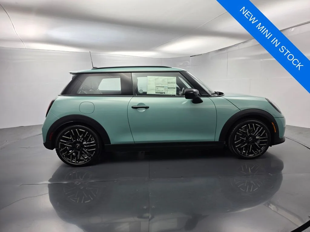 New 2026 Green MINI Signature Plus image 3