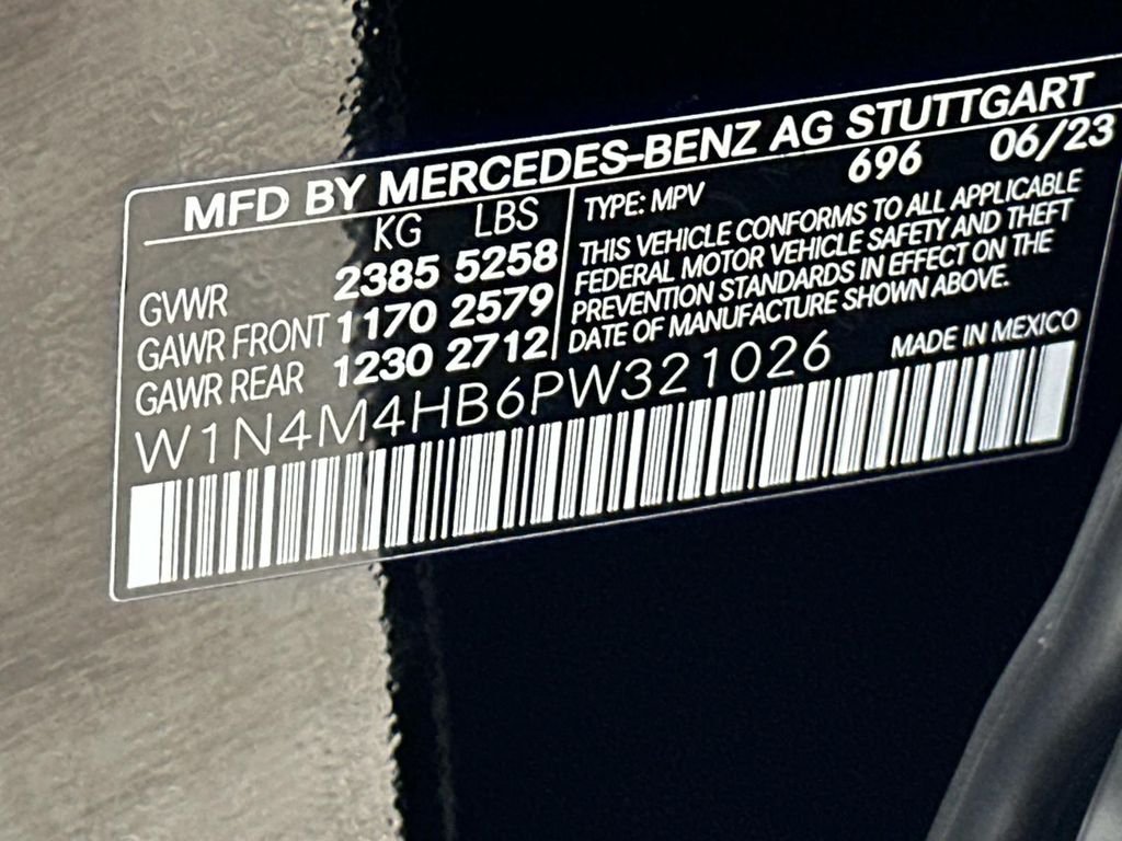 Used 2023  Mercedes-Benz GLB 250 image 33