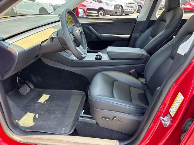 Used 2022 Red Tesla Long Range image 8