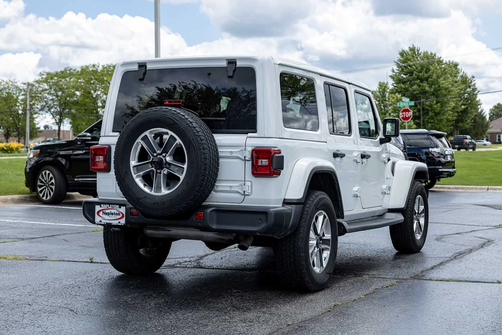 Used 2018 Bright White Clearcoat Jeep Sahara image 7