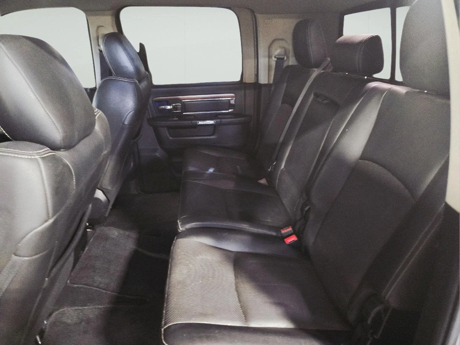 Used 2014 Bright Silver Metallic Clearcoat Ram Laramie image 30