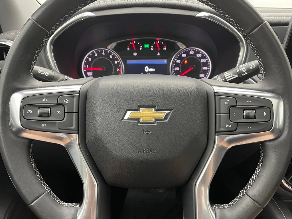 Used 2024 Summit White Chevrolet 3LT image 21