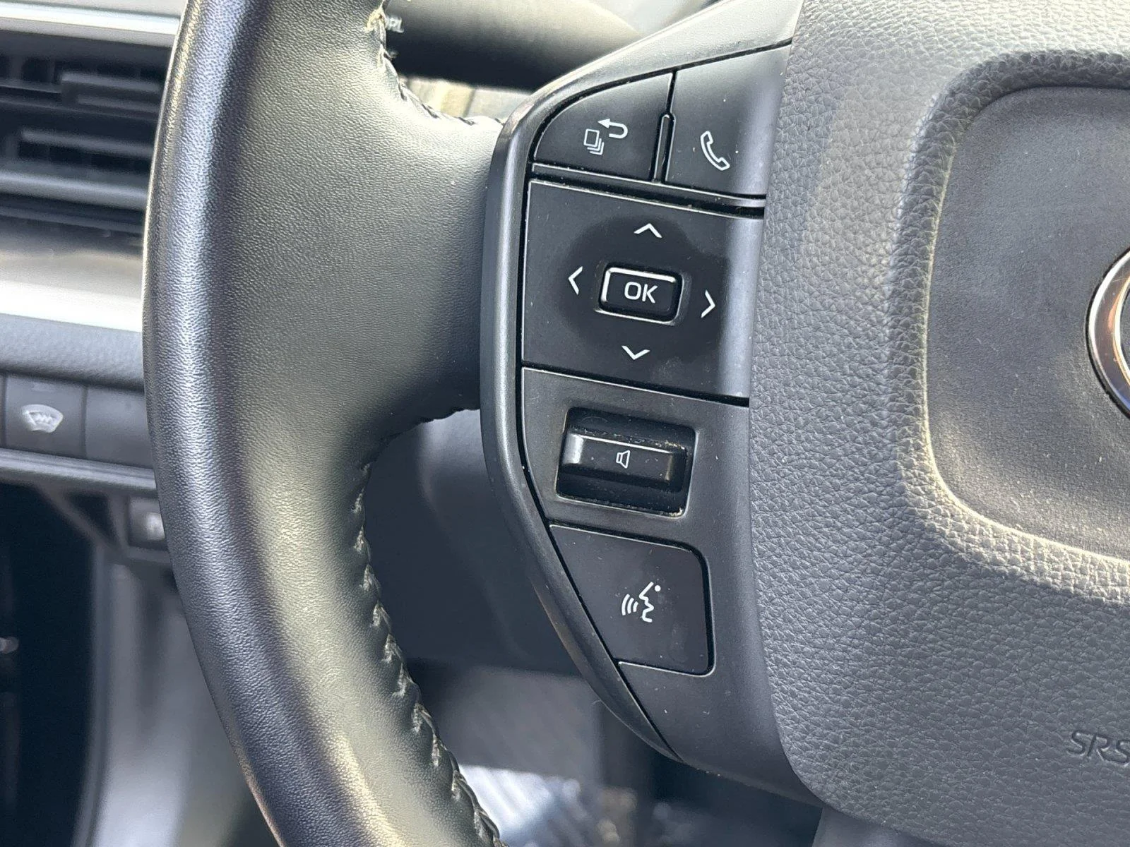 Used 2023 Midnight Black Metallic Toyota LE image 19