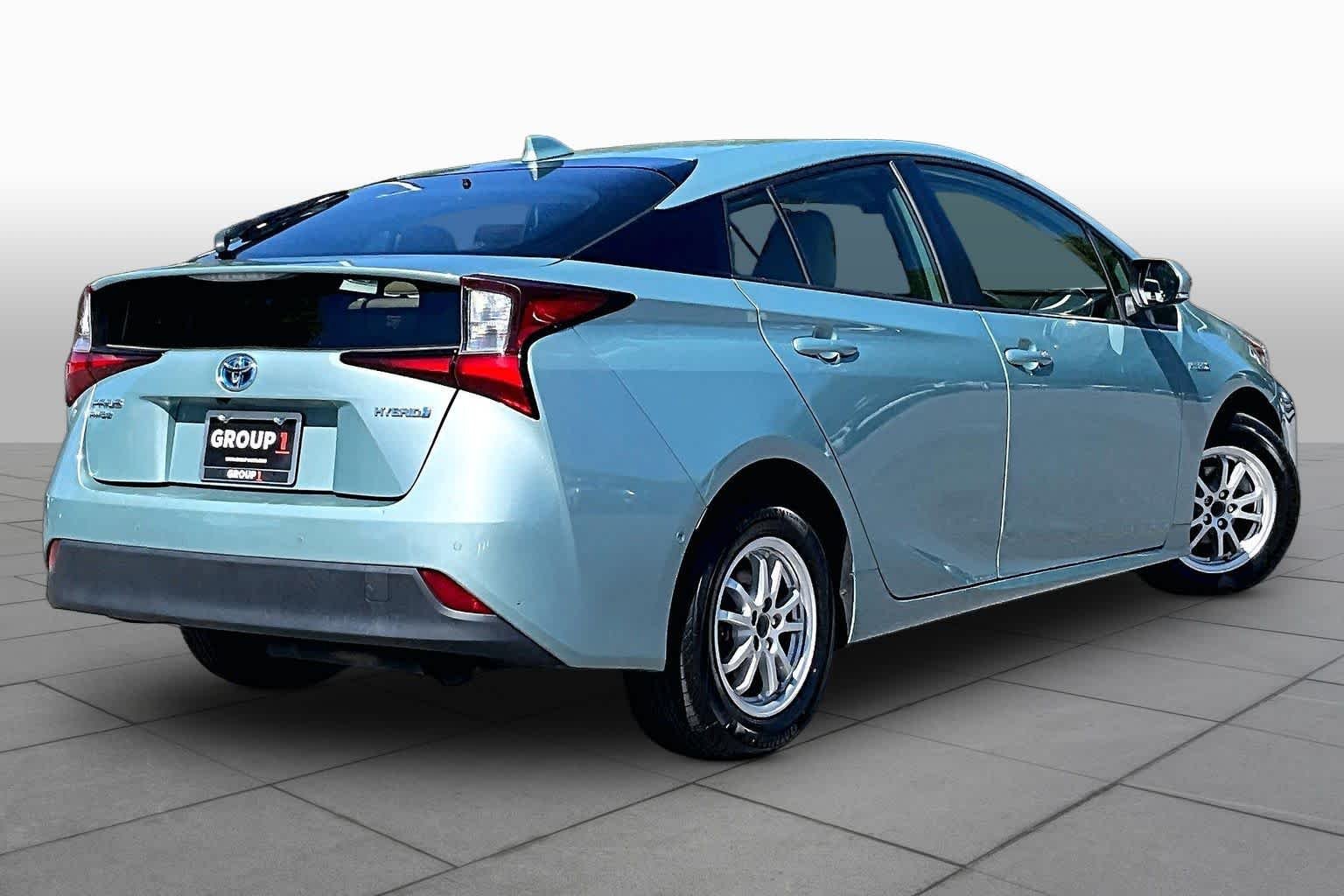 Used 2021 Sea Glass Pearl Toyota LE image 13