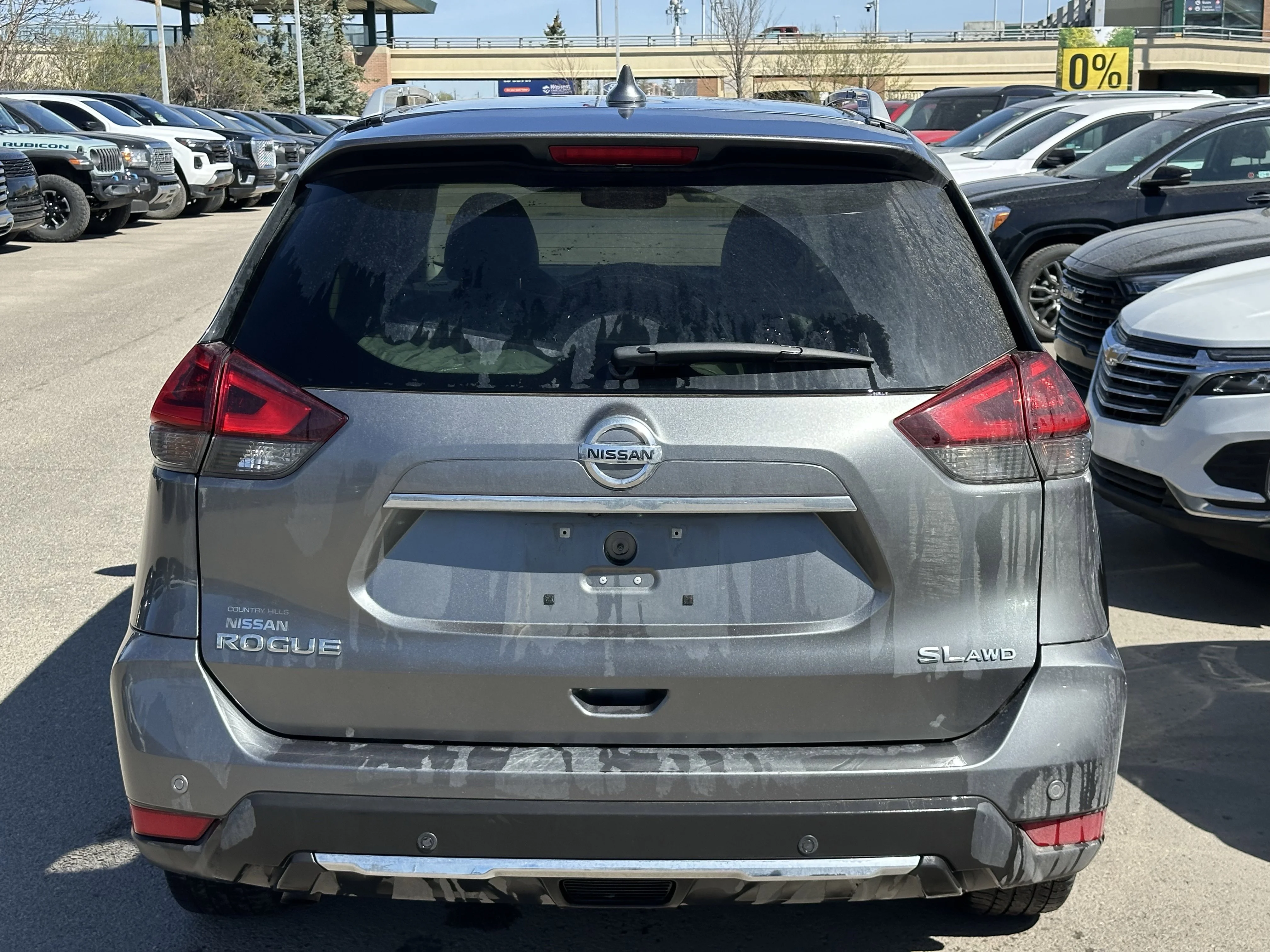 Used 2019 Black Nissan SL image 5