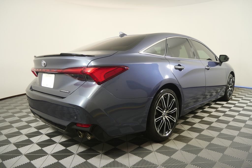 Used 2019 Harbor Gray Metallic Toyota XLE image 5