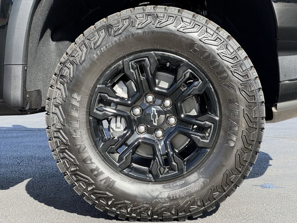 2026 Chevrolet Silverado 1500 ZR2 - Photo 8